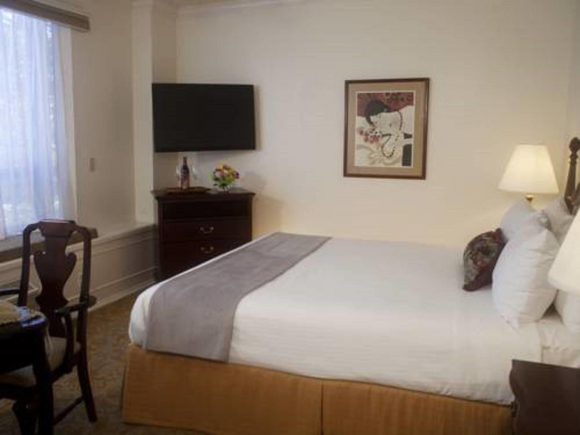ฮิลการ์ดเฮาส์ เวสท์วูด วิลเลจ Hotel ลอสแอนเจลิส ภายนอก รูปภาพ